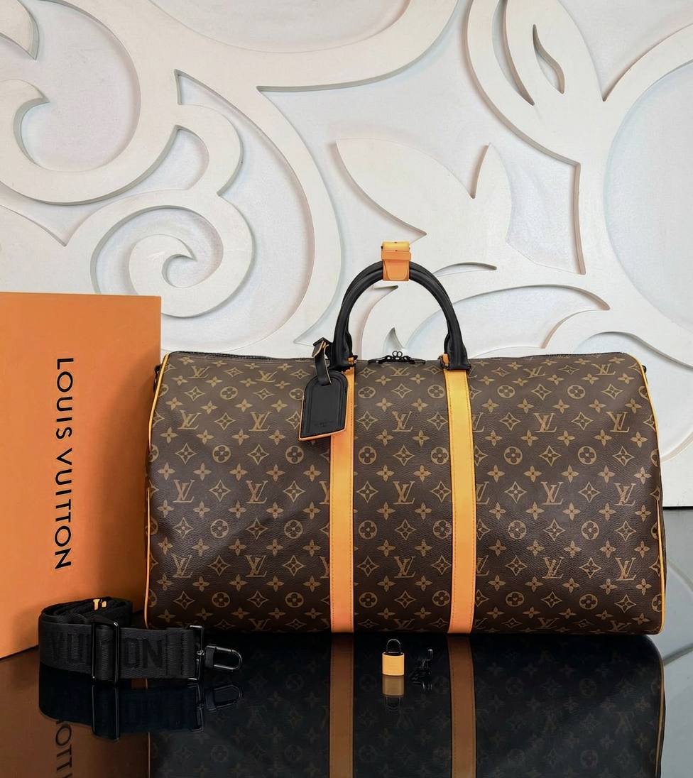 LOUIS VUITTON — Speedy Bandoulière