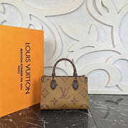 HERMÈS — Long Leather Wallet