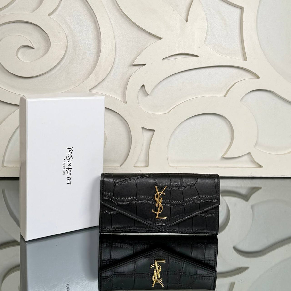 SAINT LAURENT - Kate Small Tassel Clutch
