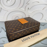 LOUIS VUITTON - Monogram Cosmetic Pouch