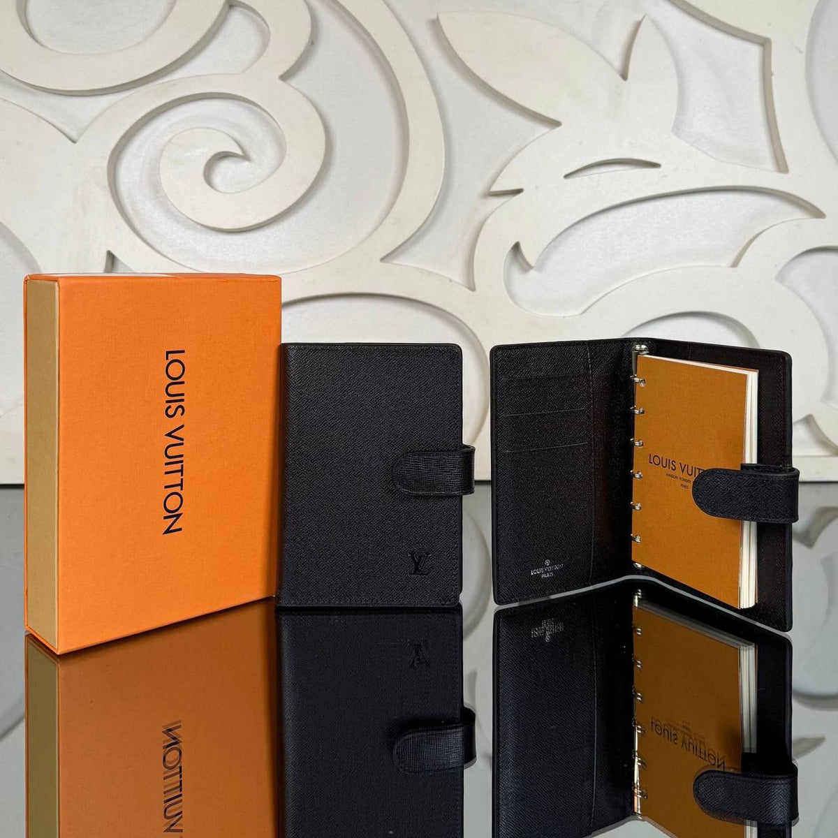 Louis Vuitton - Pocket Agenda Cover (Black)
