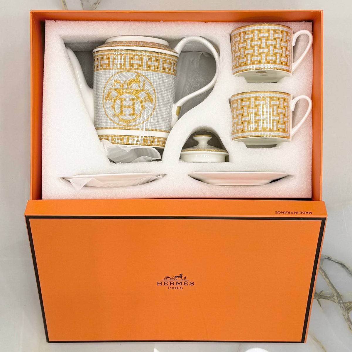 HERMÈS - Gold-Trim Porcelain Cup Set