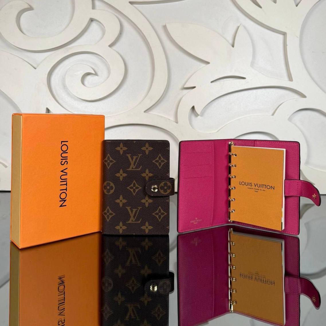 LOUIS VUITTON - Agenda Cover Collection