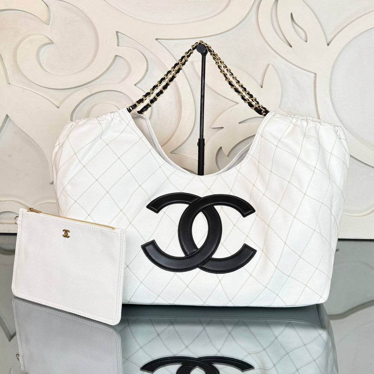 CHANEL - Shopping Bag