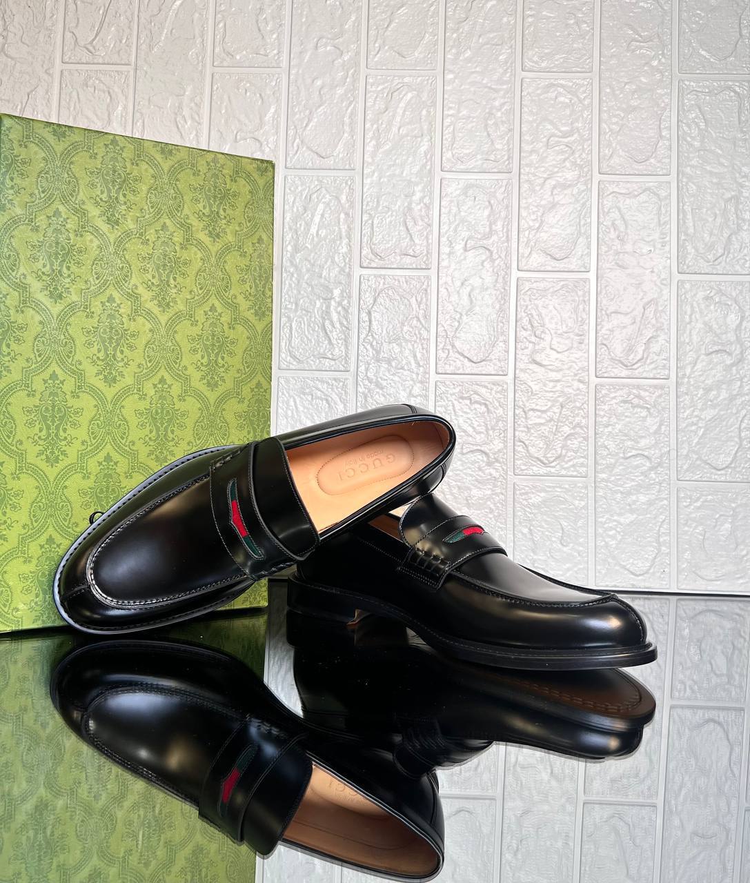 GUCCI — Horsebit 1953 Loafers